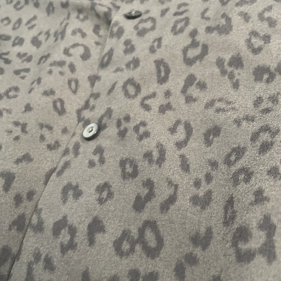 H&M button up shirt - Picture 2 of 4